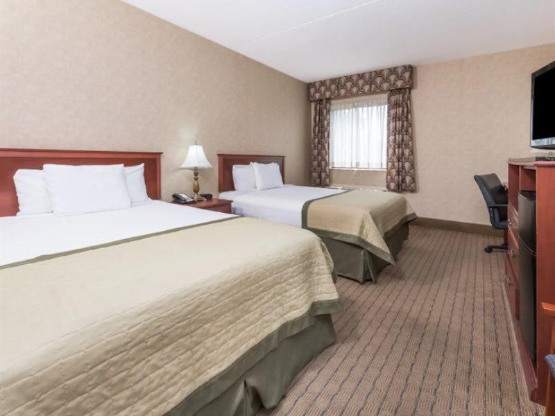 Baymont By Wyndham South Hotel