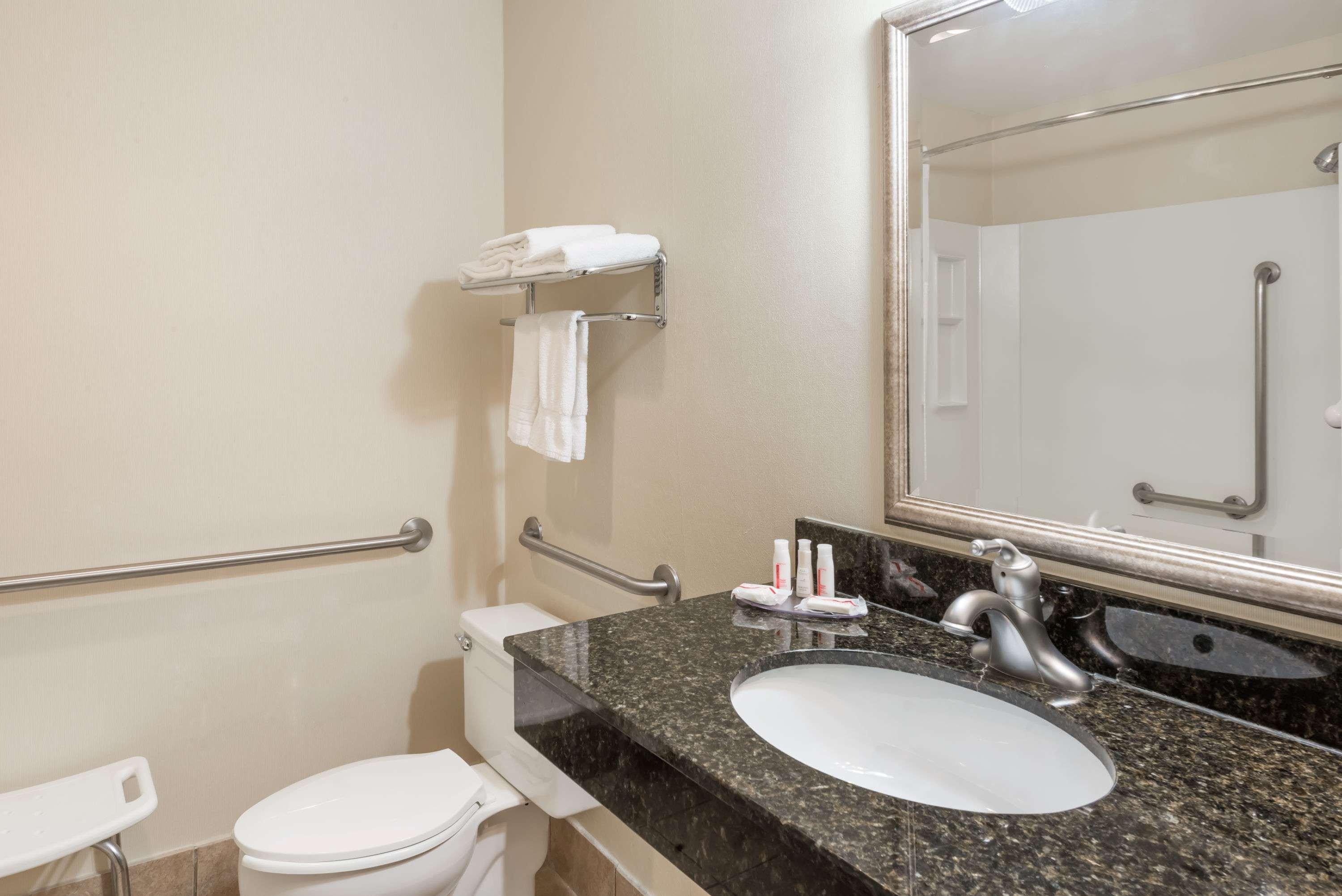 Hotel Baymont By Wyndham South Indianapolis
