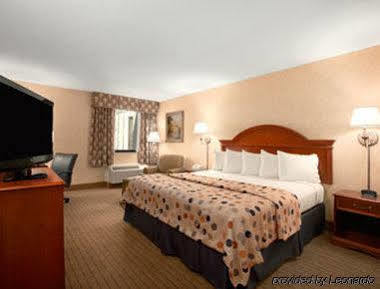 Baymont By Wyndham South
